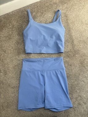Old Navy Powersoft Go Dry Athletic Set Workout Set Biker Shorts Sports Bra M